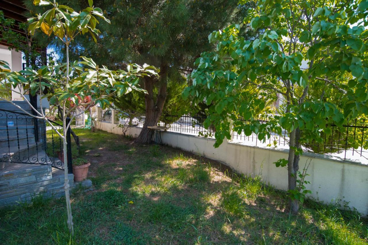 Seasidelongo Houses 1 Min From The Beach Of Nikiti Exterior foto